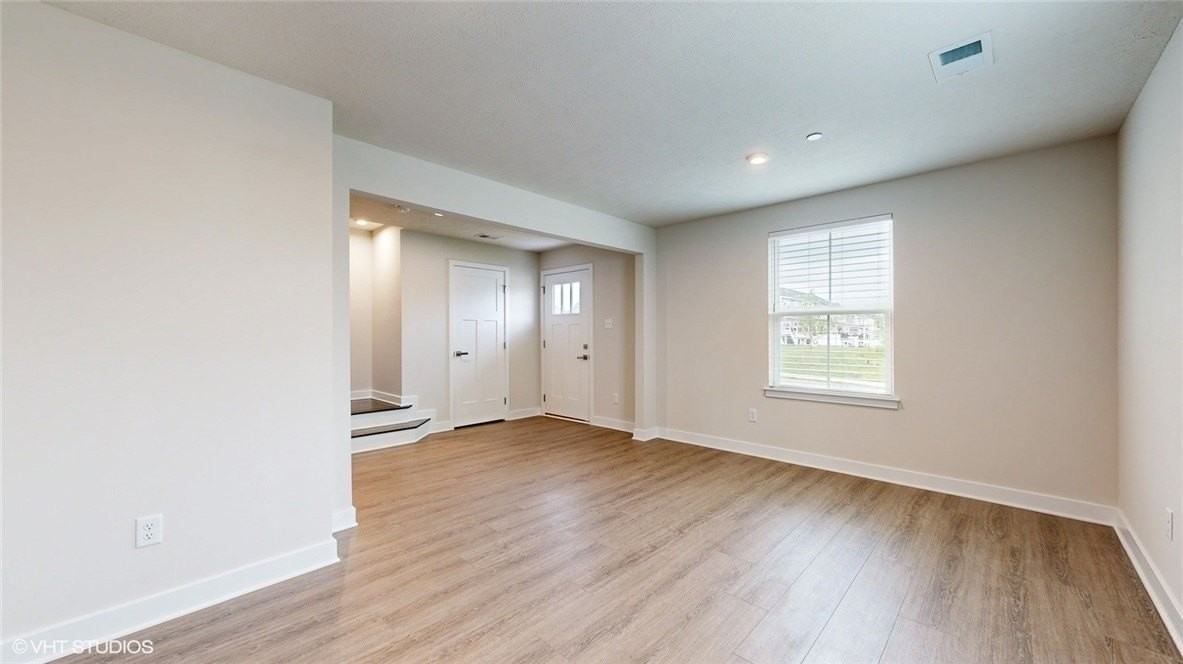 4908 Spruce Rd - Photo 4 of 39