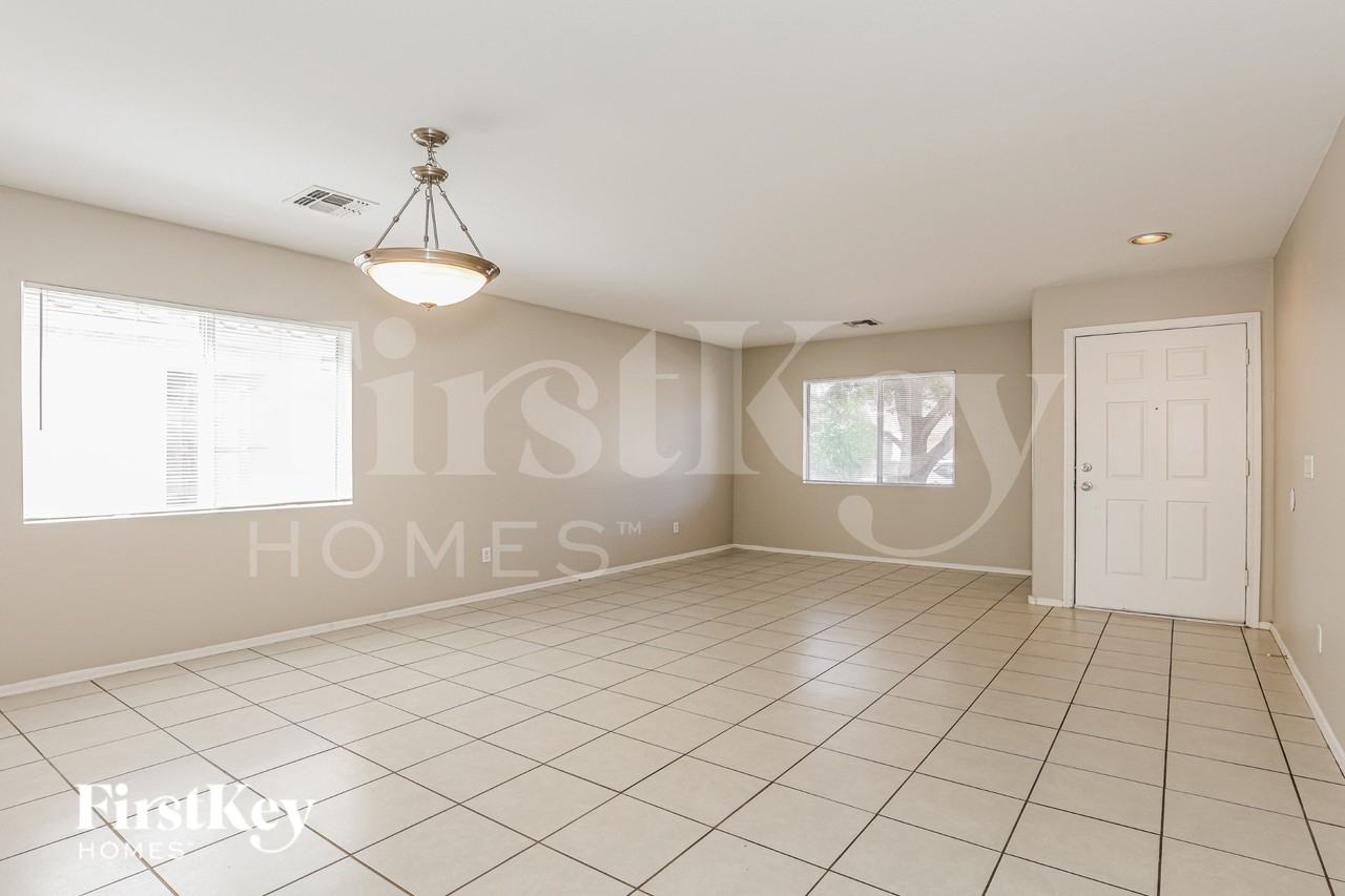 11631 W Duran Ave - Photo 3 of 16