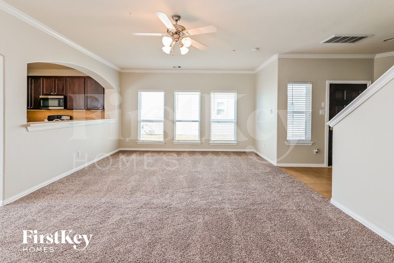 5113 Caldera Ct - Photo 4 of 16