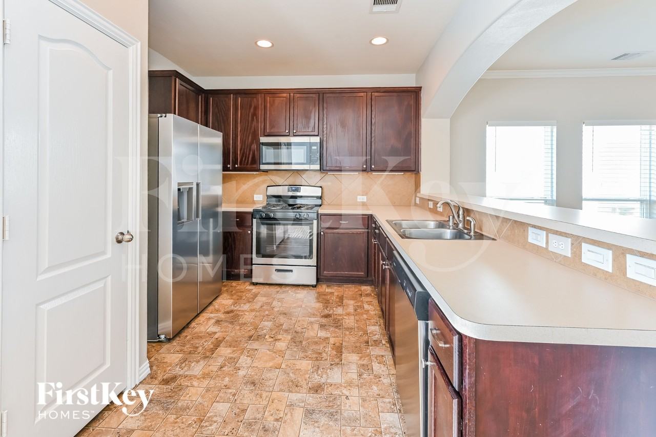 5113 Caldera Ct - Photo 6 of 16