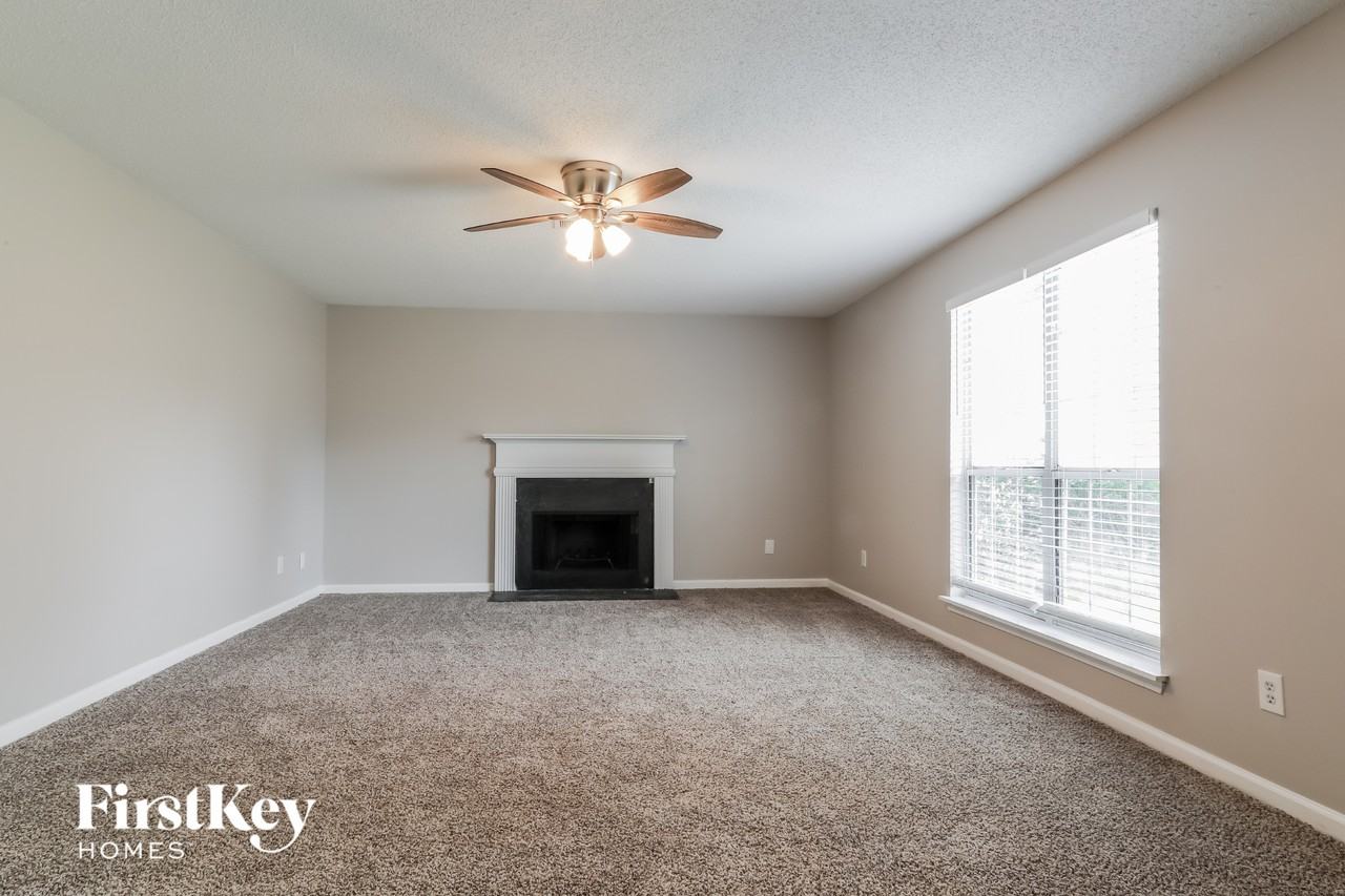 3217 Ivy Lake Ct - Photo 2 of 15