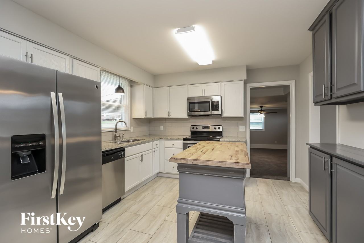 159 Wessington Pl - Photo 6 of 15