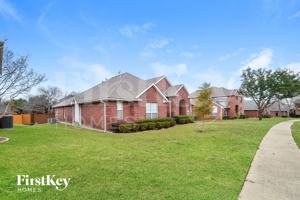 featured image of 3921 Cloudcrest Dr