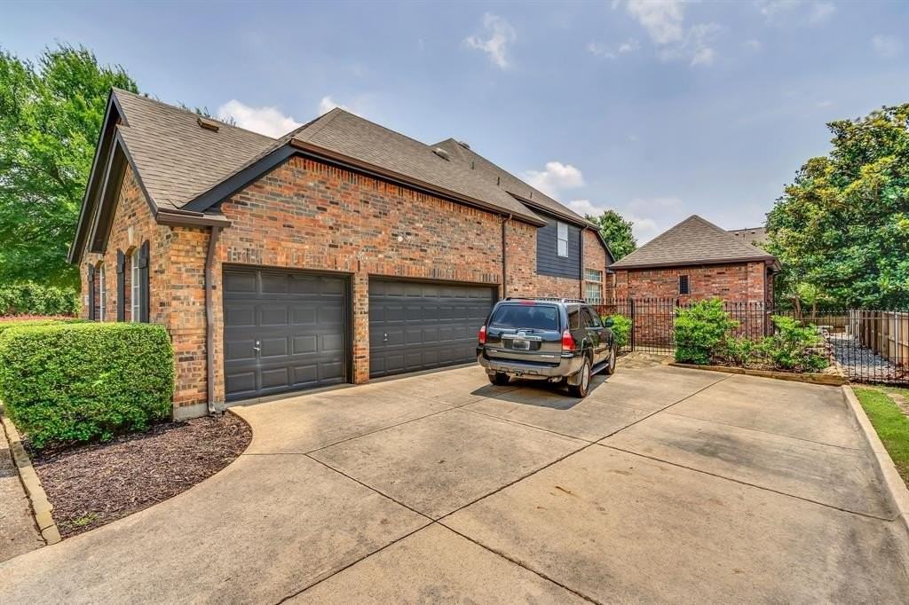 1341 Montgomery Ln - Photo 3 of 35