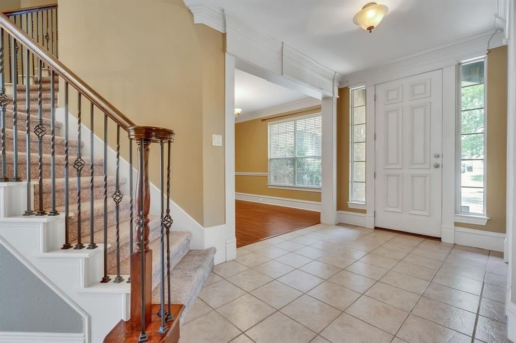 1341 Montgomery Ln - Photo 6 of 35