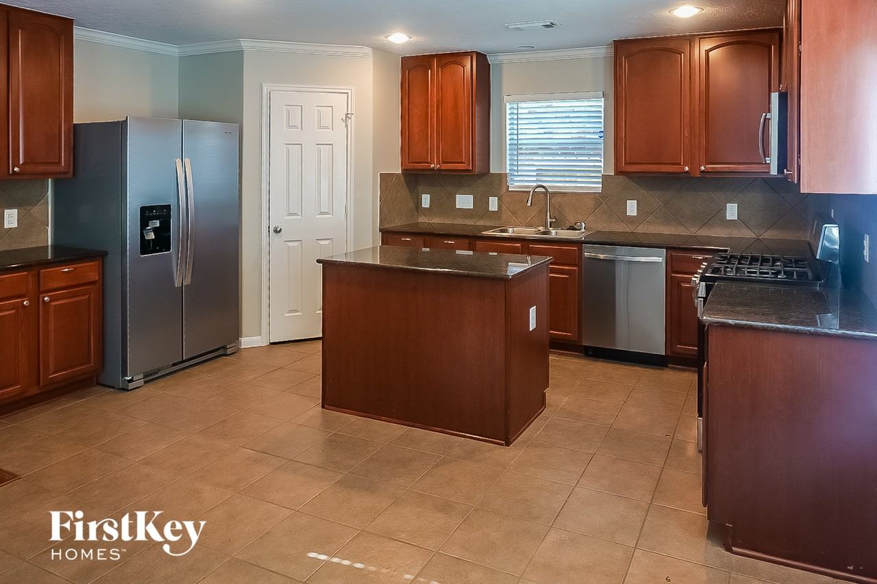 21919 Whispering Daisy Ct - Photo 5 of 15