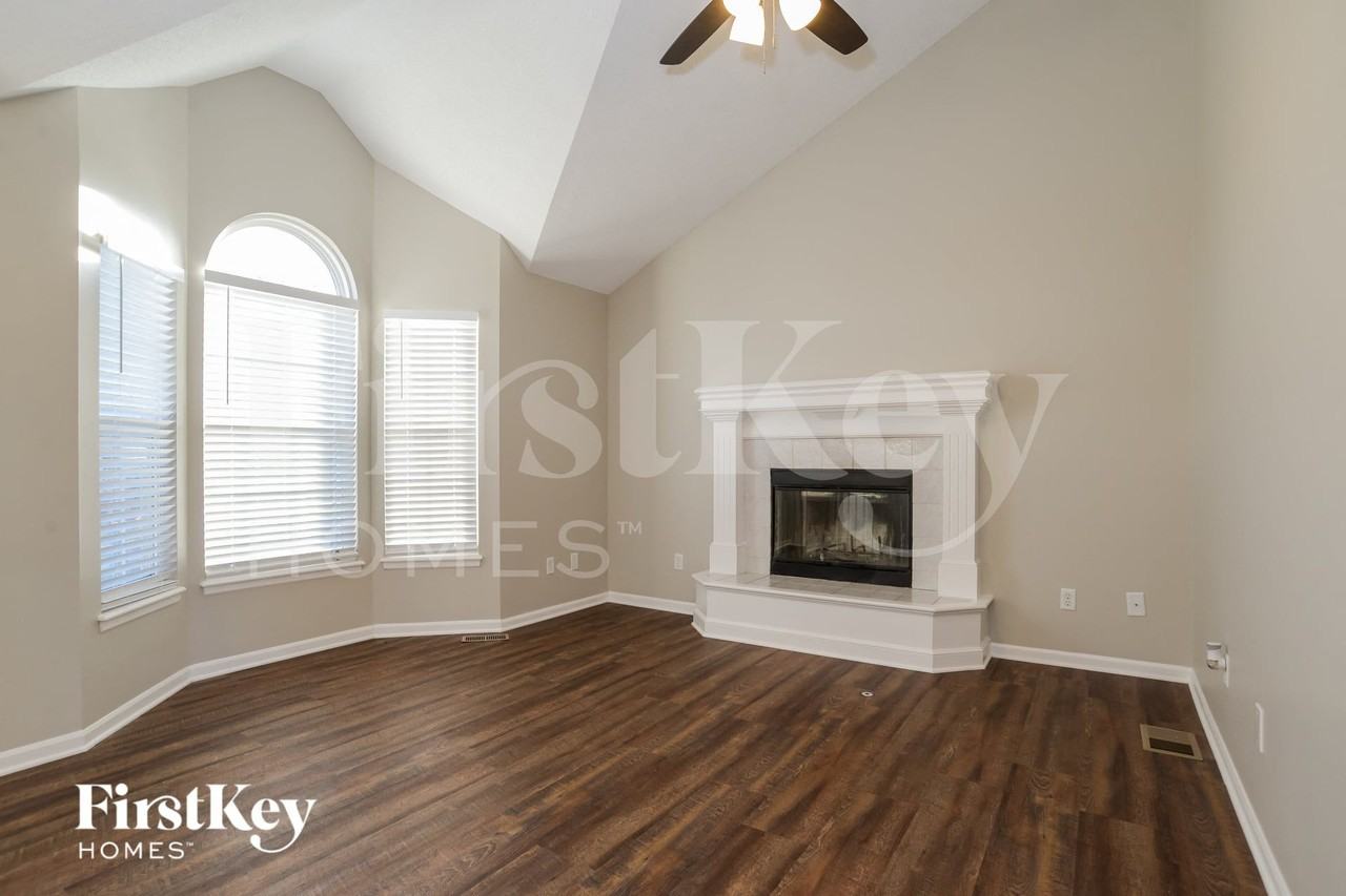 8810 Ne 116th St - Photo 3 of 15