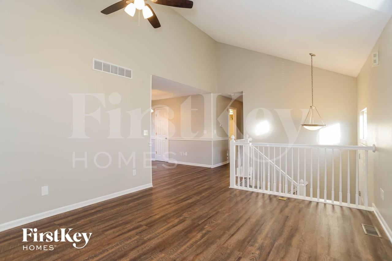 8810 Ne 116th St - Photo 4 of 15
