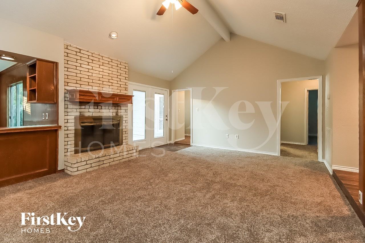 15806 Afore Dr - Photo 3 of 16