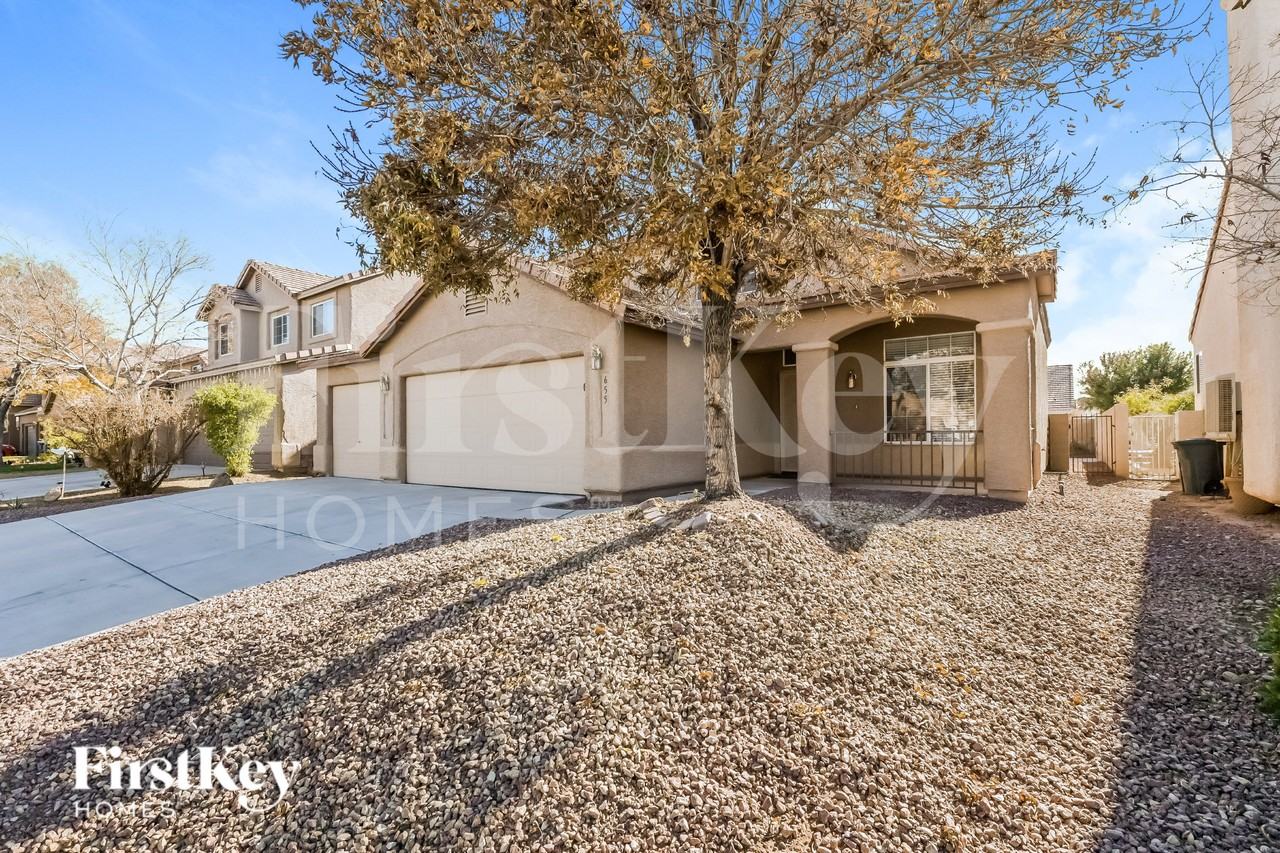 655 Corona Run Ave - Photo 2 of 15