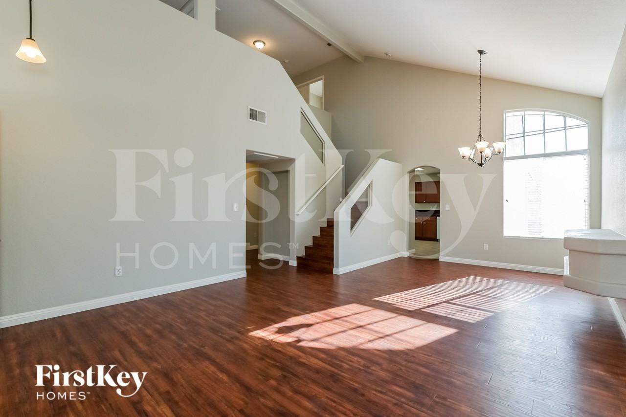 655 Corona Run Ave - Photo 6 of 15