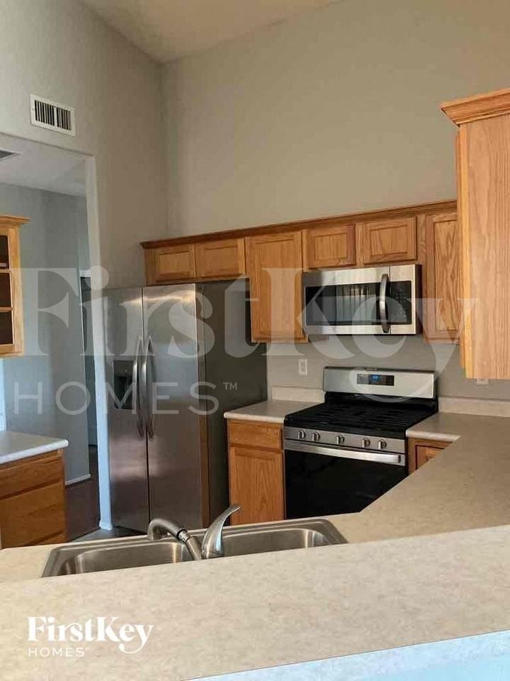 7718 W Sombrero View Ln - Photo 6 of 19