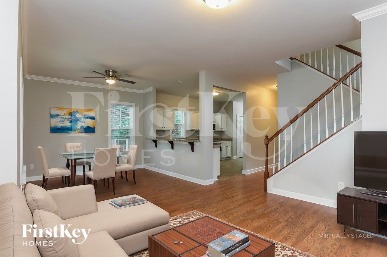 5121 Lundy Dr - Photo 4 of 18