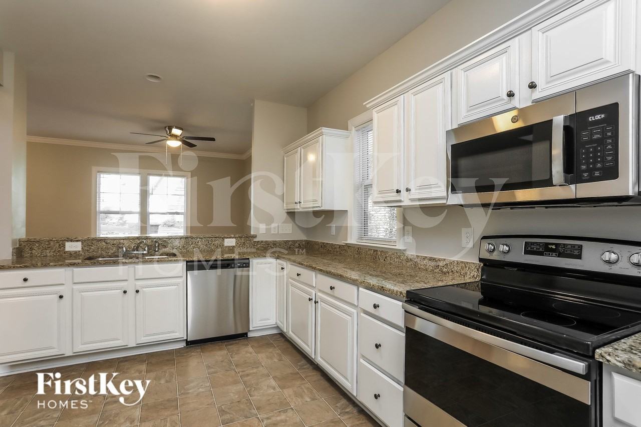 5121 Lundy Dr - Photo 7 of 18
