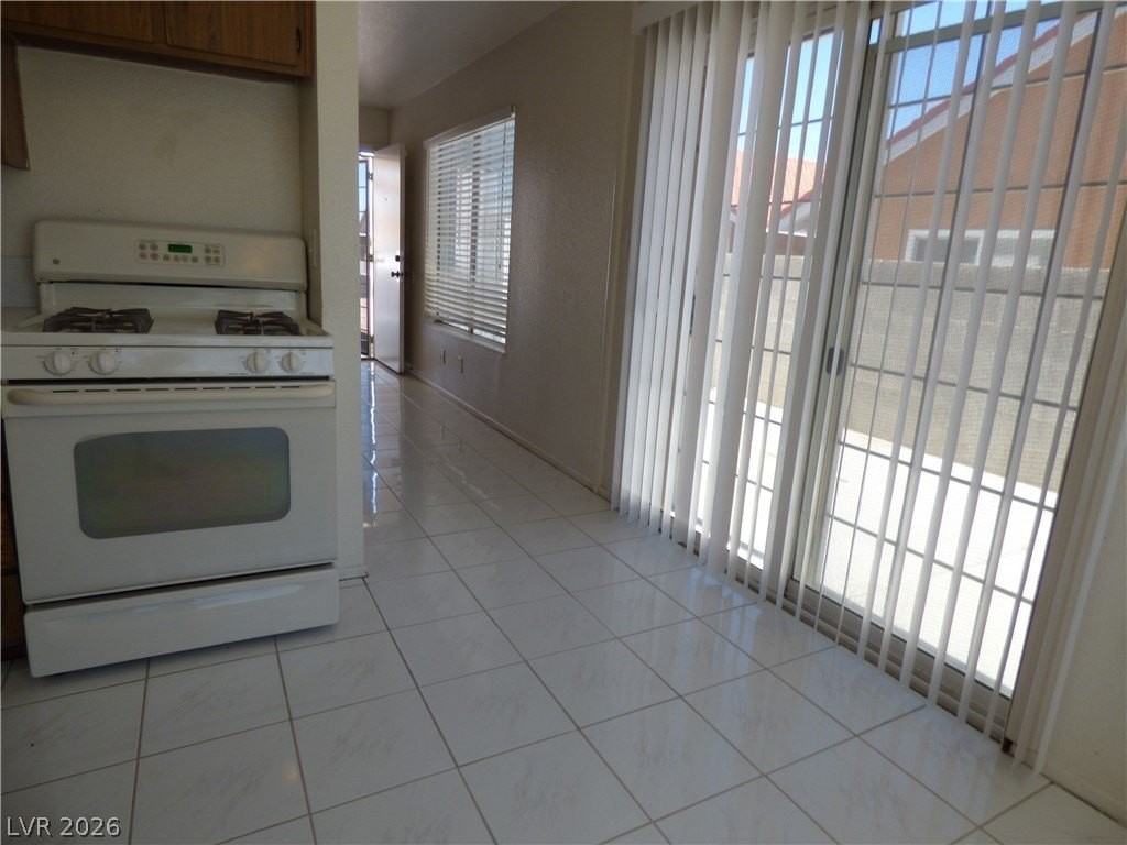7043 Forest Vista St - Photo 7 of 24