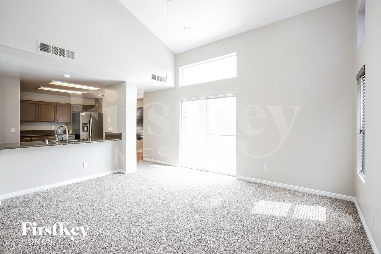 8017 Secret Ave - Photo 5 of 15