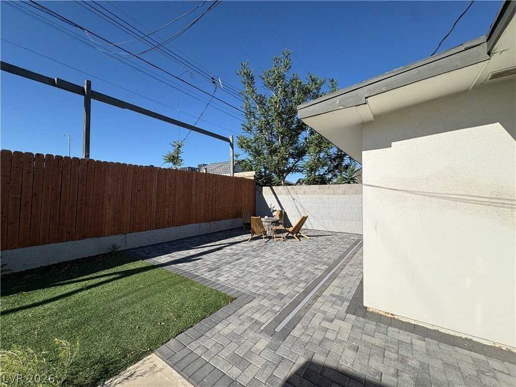 109 Ash St - Photo 7 of 9