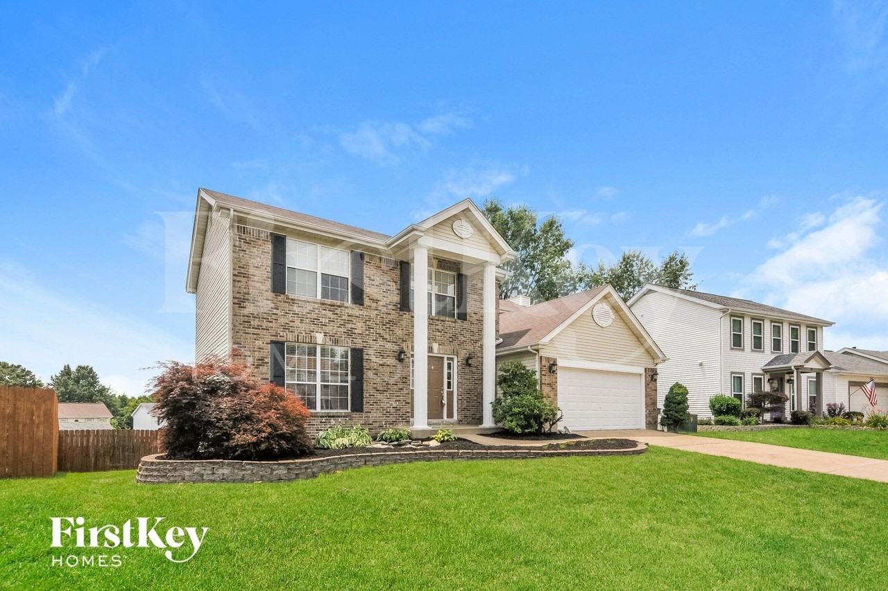 124 Royallsprings Pkwy - Photo 2 of 15