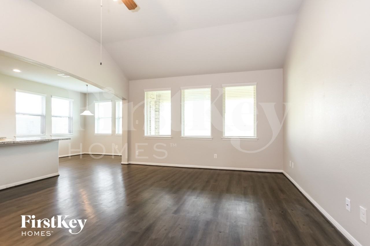 3106 Presley Jane Ct - Photo 4 of 16