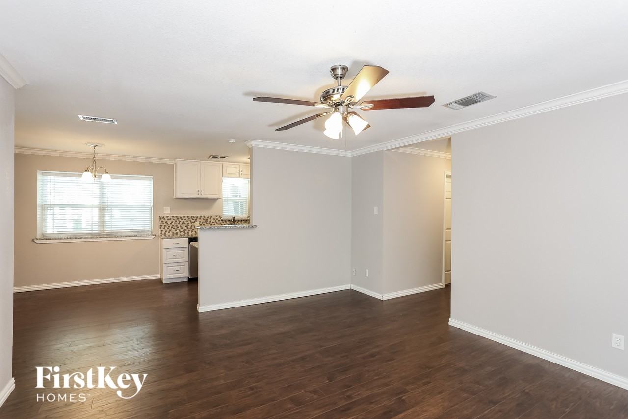 3804 Driskell Blvd - Photo 3 of 15