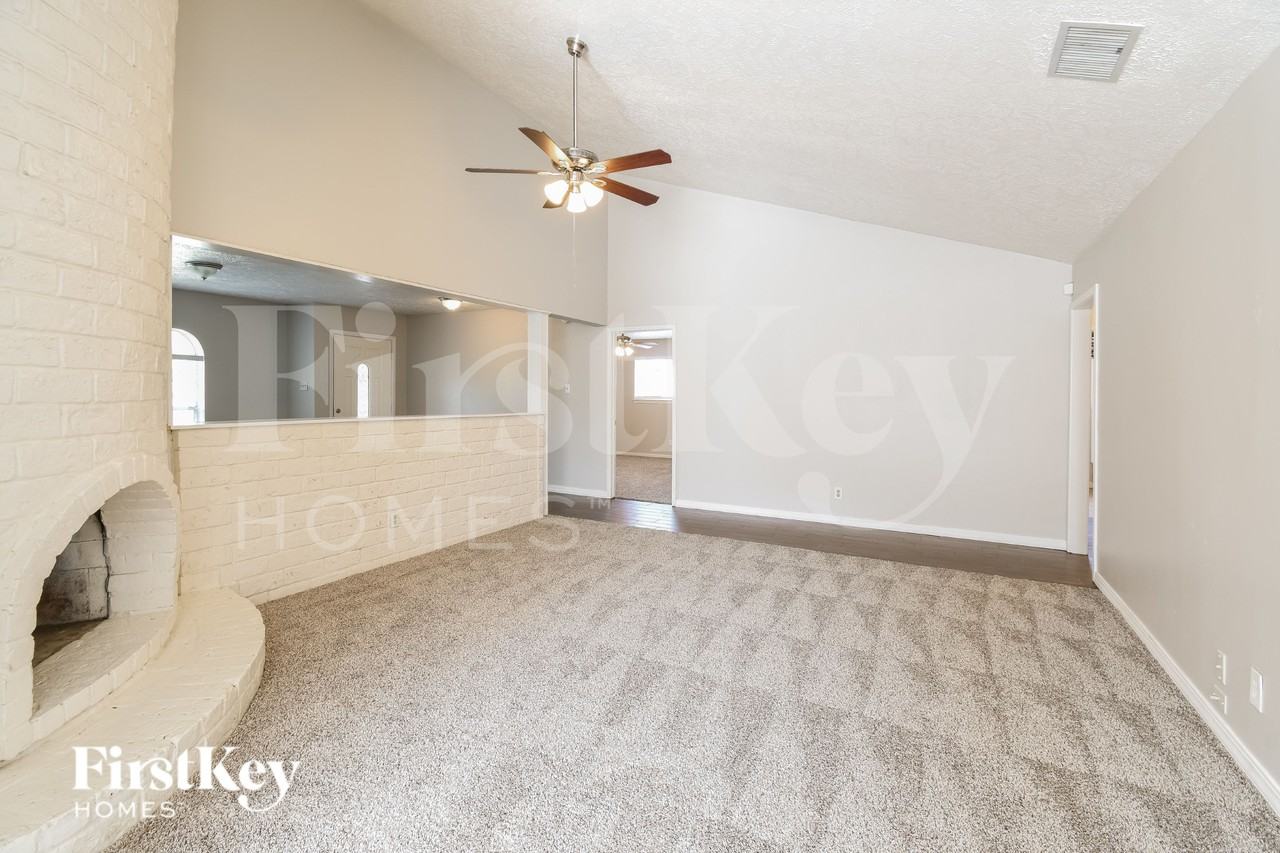 9822 Hughes Ranch Rd - Photo 2 of 15