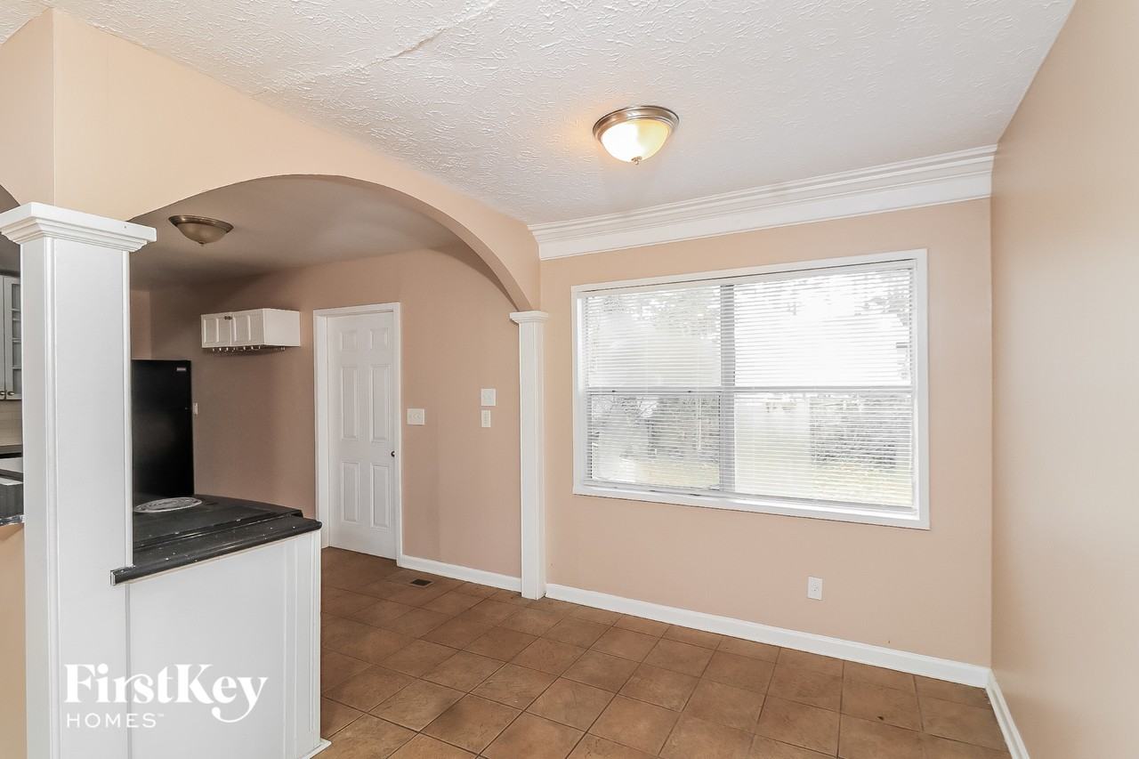 5070 Fairmont Rd Se - Photo 5 of 15