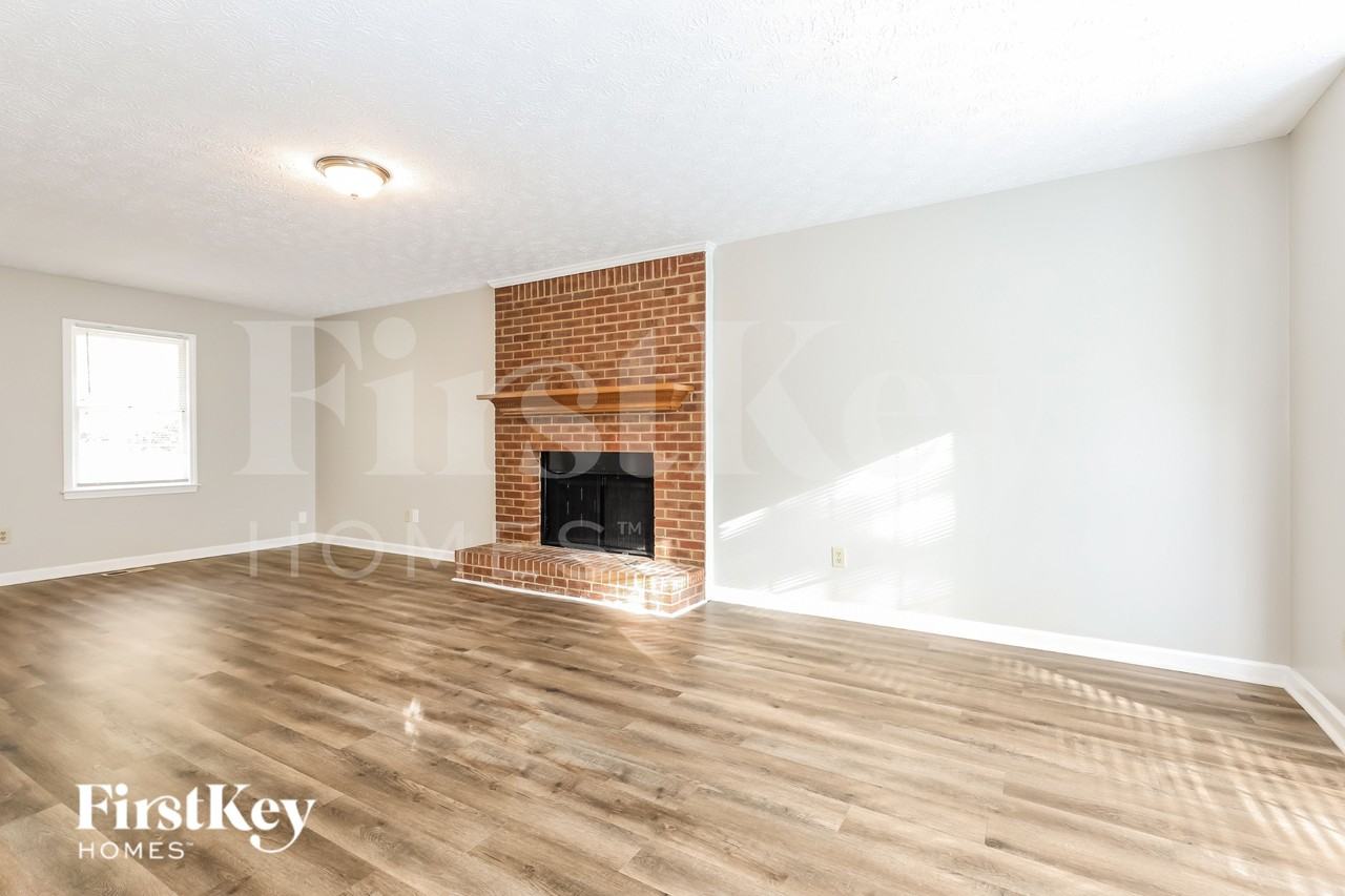 125 Wakefield Pl - Photo 4 of 18