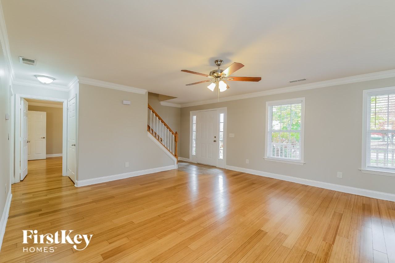 5819 Willowdale Dr - Photo 4 of 15