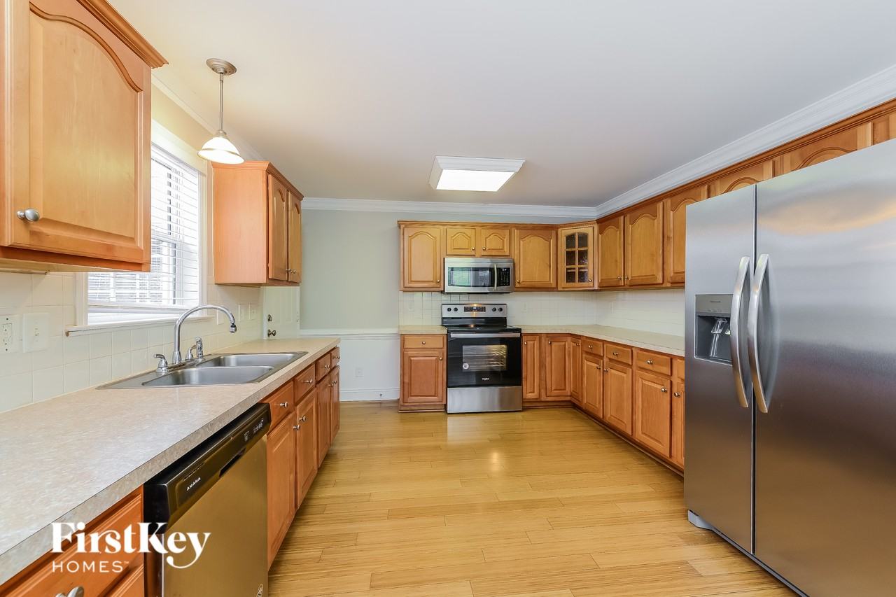 5819 Willowdale Dr - Photo 6 of 15
