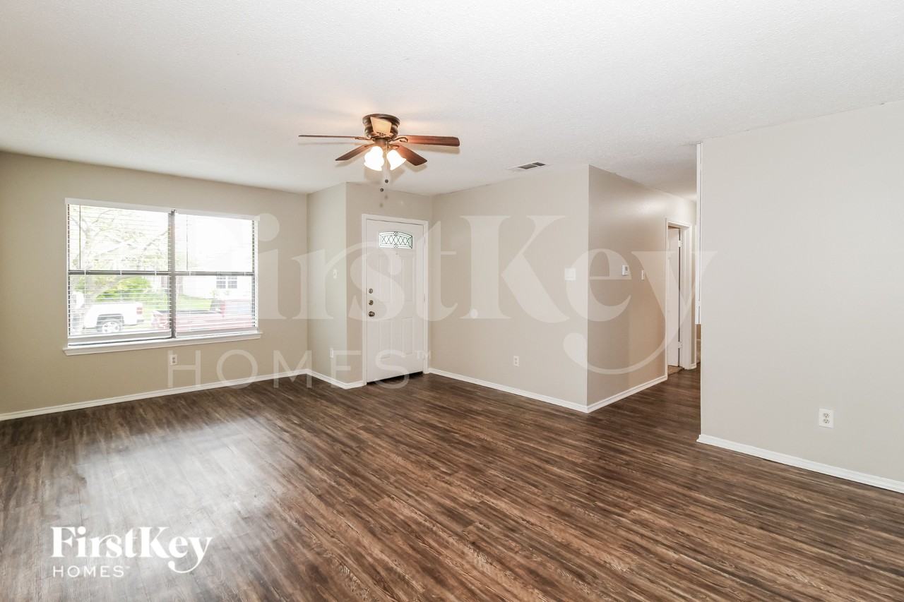 4417 Cordova Ln - Photo 3 of 16