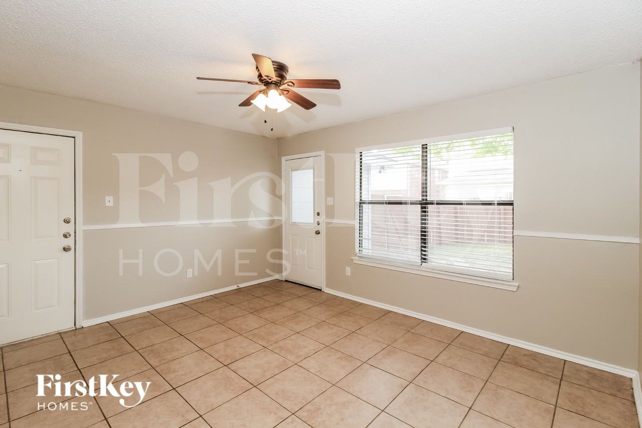 4417 Cordova Ln - Photo 4 of 16
