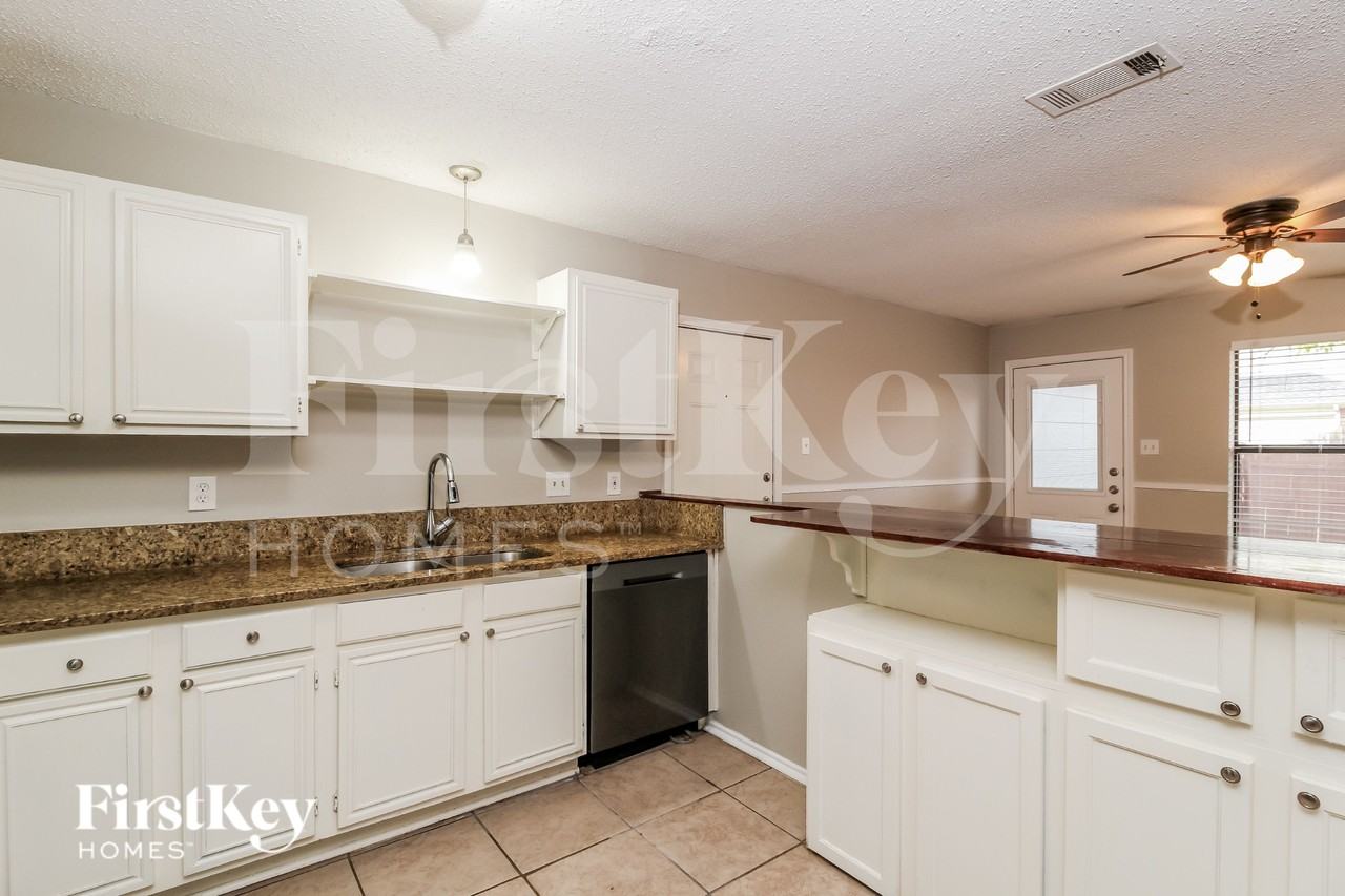 4417 Cordova Ln - Photo 6 of 16