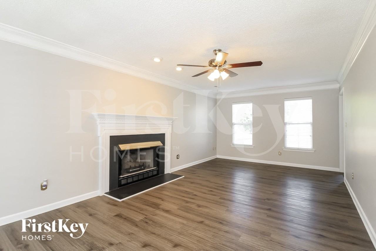 6011 Hickory Creek Rd - Photo 4 of 15