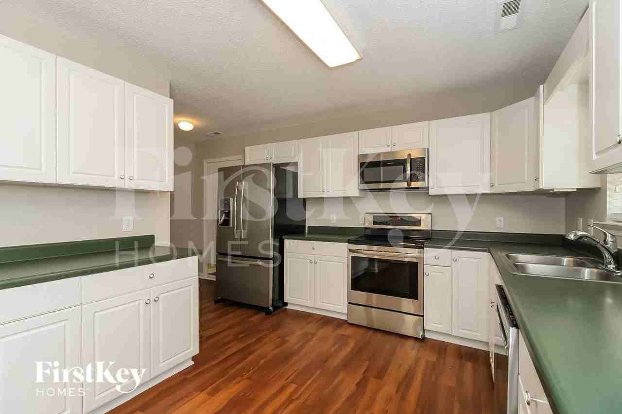 6011 Hickory Creek Rd - Photo 5 of 15
