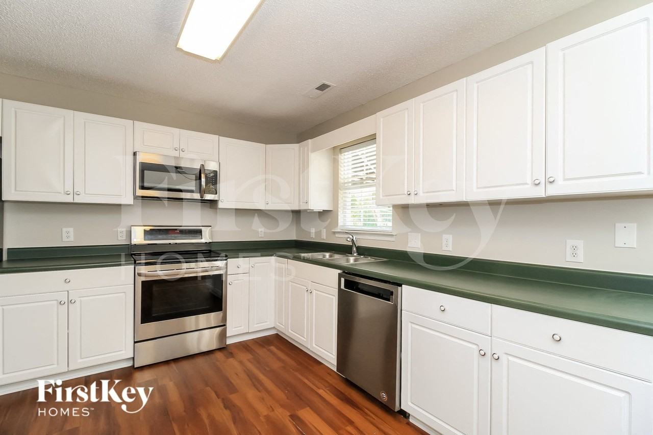6011 Hickory Creek Rd - Photo 6 of 15