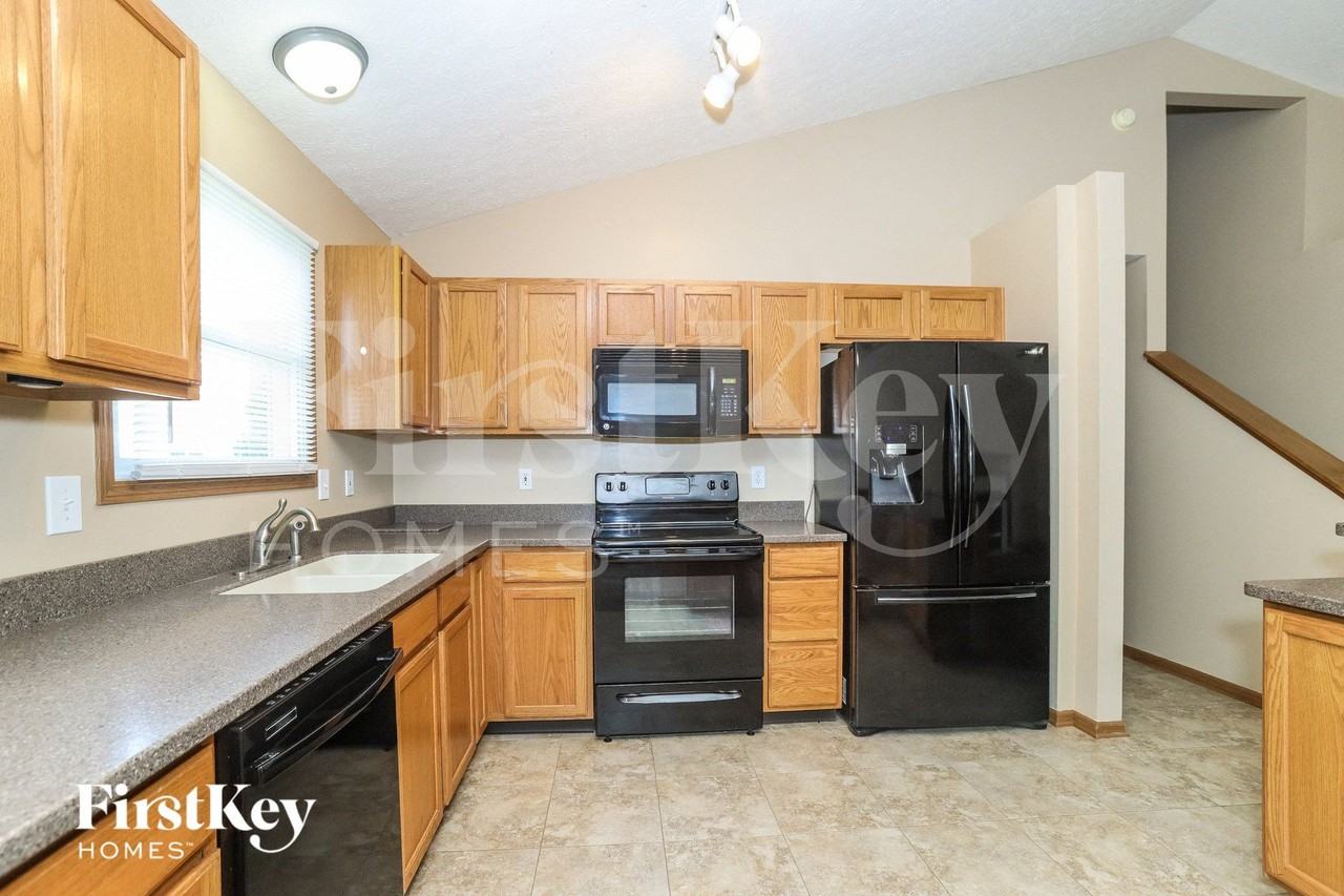 7104 Winchester Crossing Blvd - Photo 6 of 15