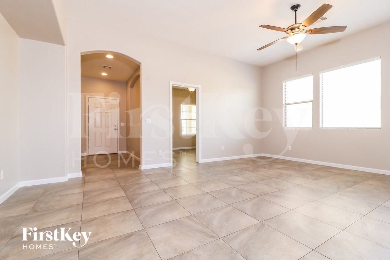 1127 S 220th Dr - Photo 3 of 15