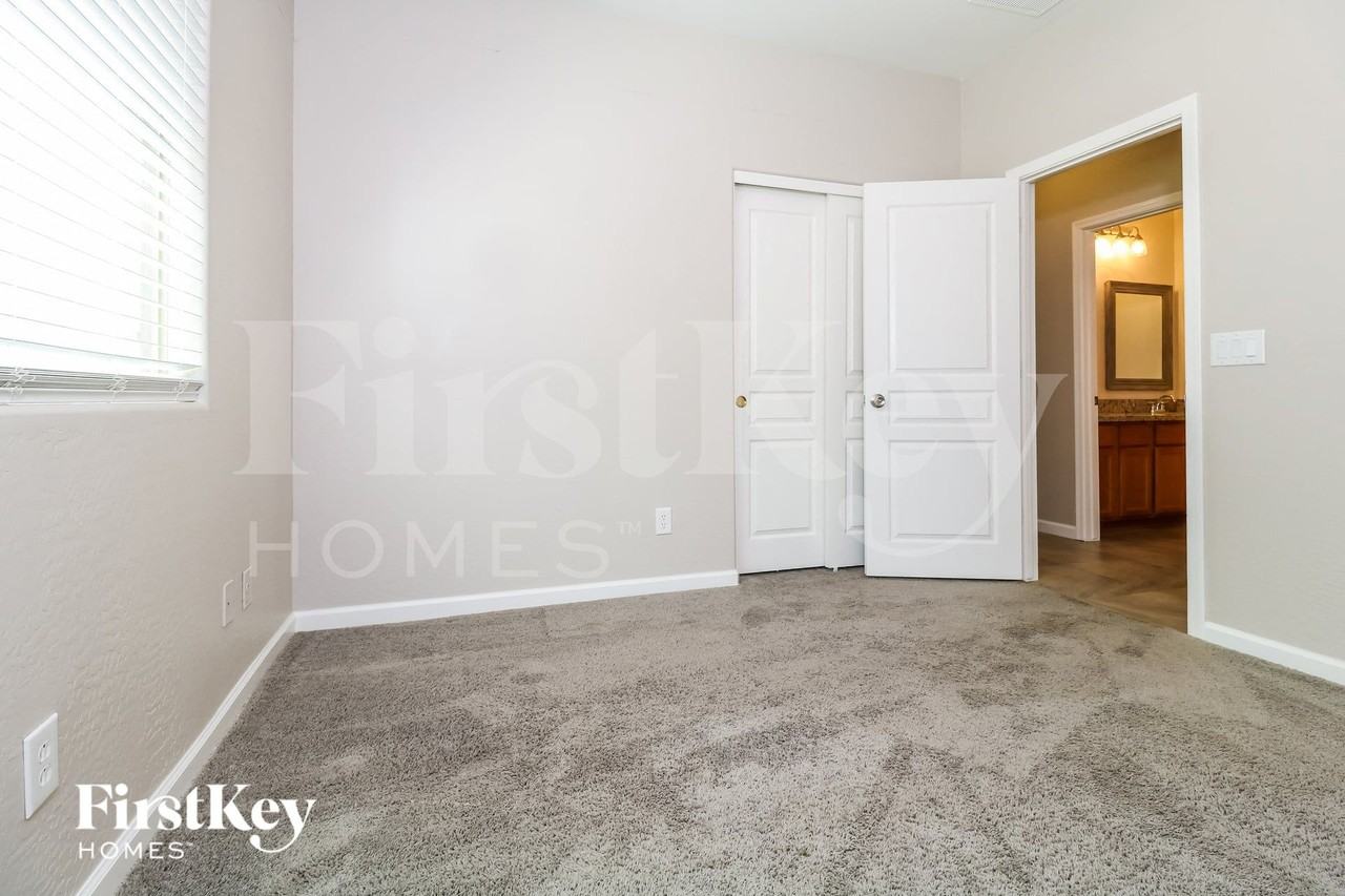 1127 S 220th Dr - Photo 6 of 15