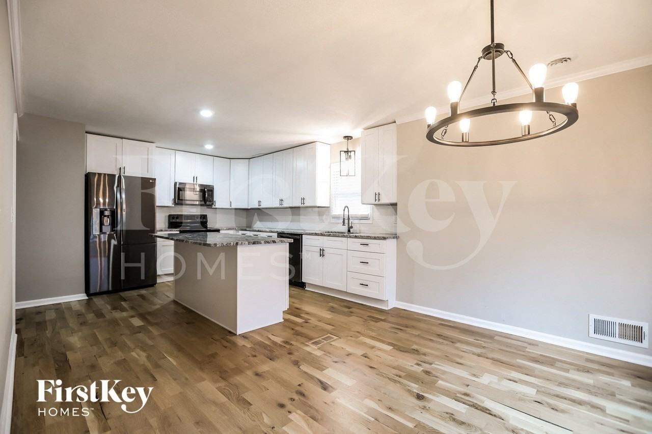 12404 W 100th St - Photo 4 of 15