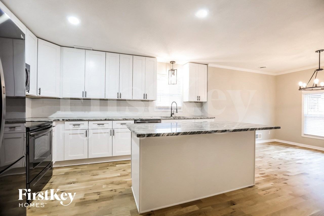 12404 W 100th St - Photo 5 of 15