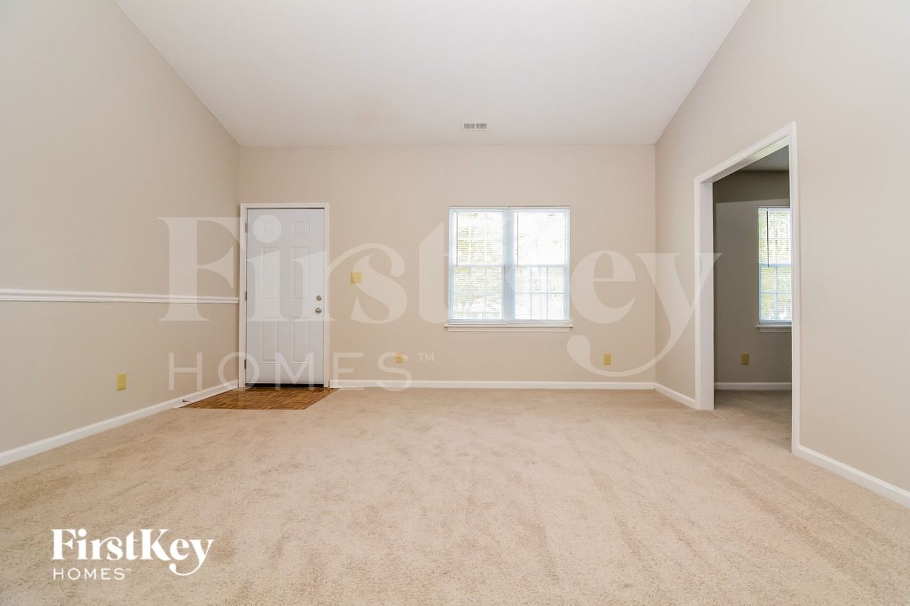 6 Halsey Pl - Photo 3 of 16
