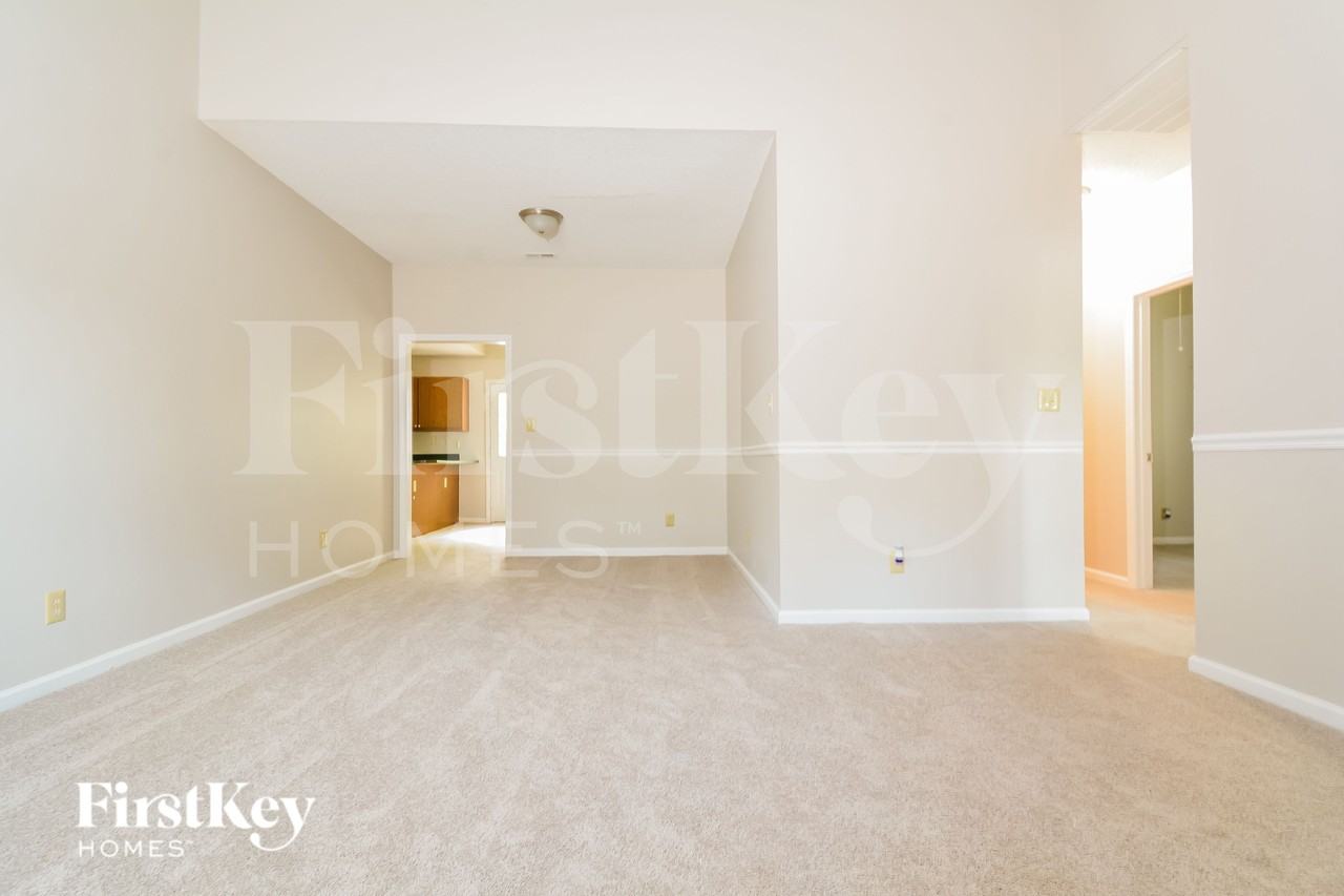 6 Halsey Pl - Photo 4 of 16