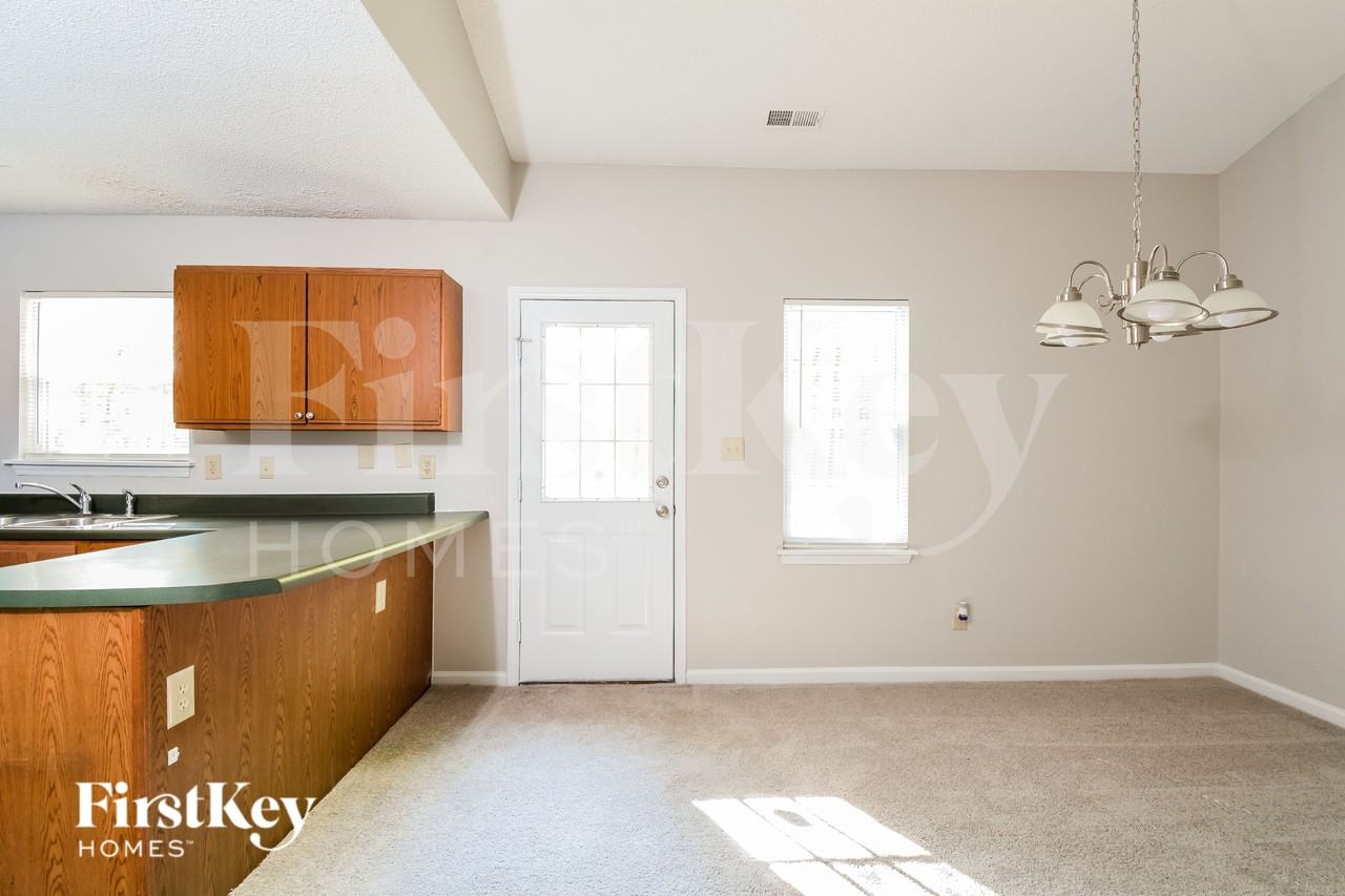 6 Halsey Pl - Photo 6 of 16