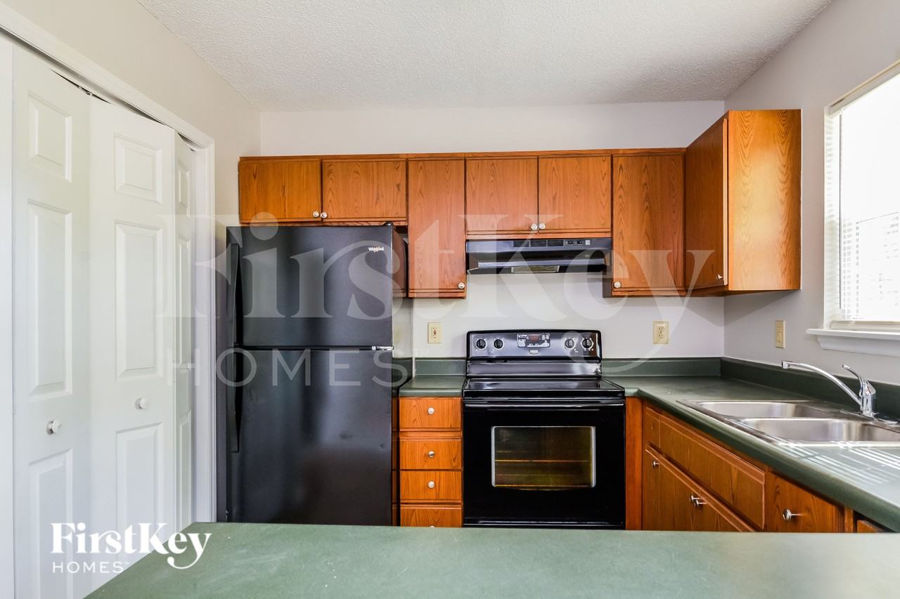 6 Halsey Pl - Photo 7 of 16
