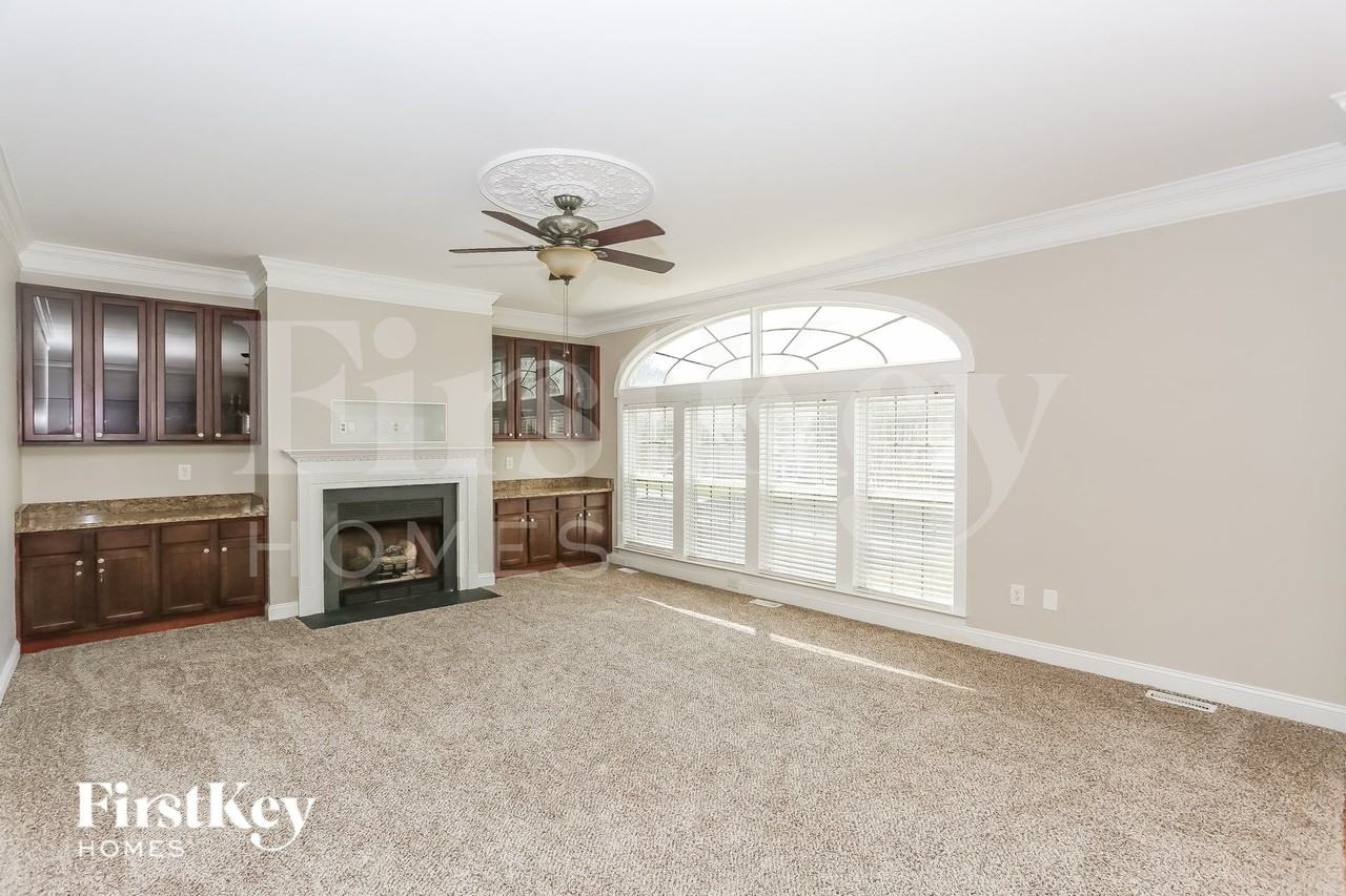 3801 Sonoma Way - Photo 4 of 15