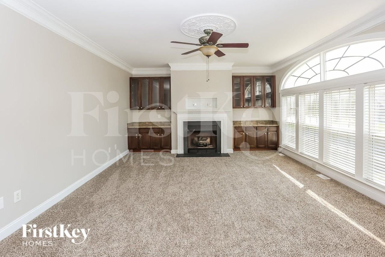 3801 Sonoma Way - Photo 5 of 15