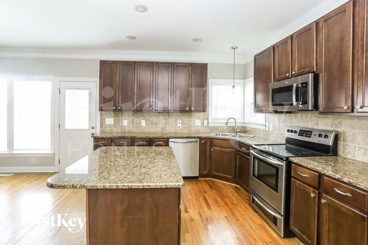 3801 Sonoma Way - Photo 6 of 15