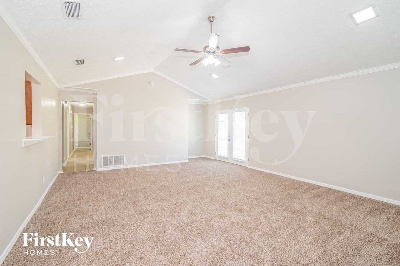 1746 Cinnamon Dr - Photo 5 of 15