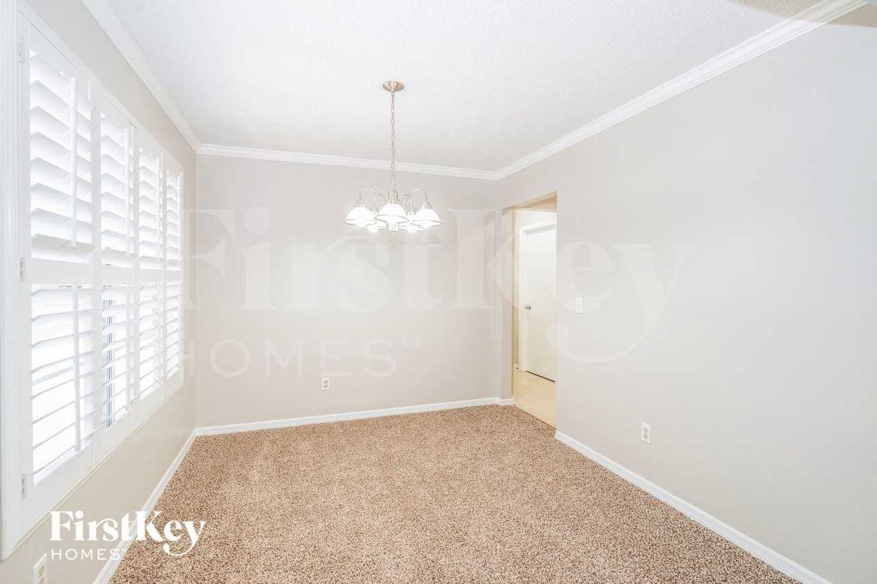 1746 Cinnamon Dr - Photo 6 of 15