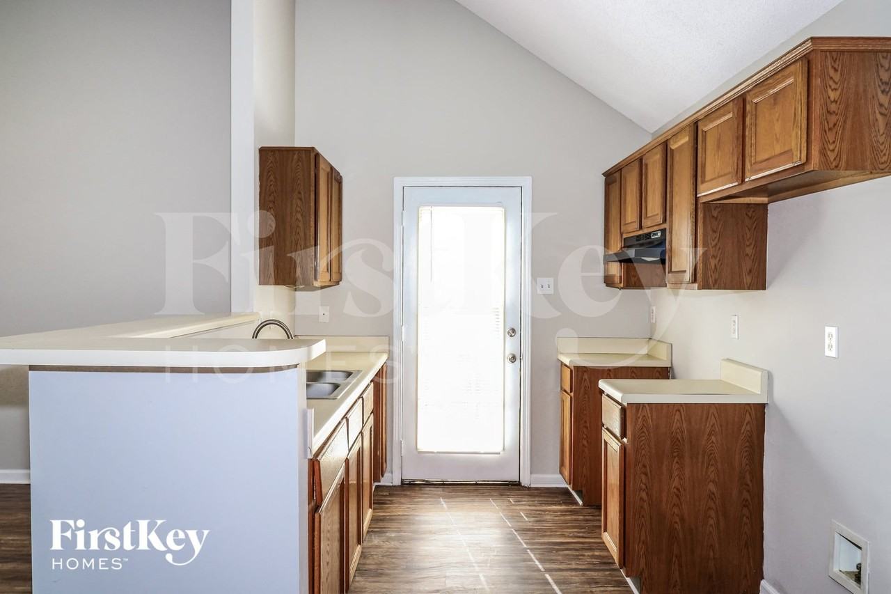 3763 Walden Meadow Dr - Photo 7 of 16